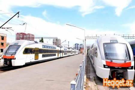Bakıya növbəti ikimərtəbəli elektrik qatarı gətirilib