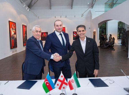Azərbaycan, Gürcüstan, İran Dəmir Yolları arasında üçtərəfli protokol imzalanıb