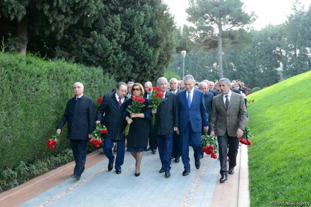 YAP-ın rəhbərliyi və üzvləri ümummilli lider Heydər Əliyevin xatirəsini yad ediblər