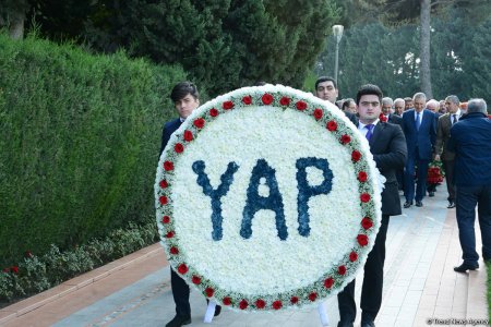 YAP-ın rəhbərliyi və üzvləri ümummilli lider Heydər Əliyevin xatirəsini yad ediblər
