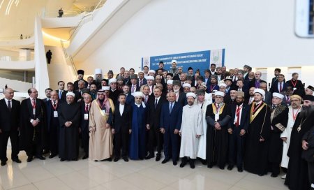 Prezident İlham Əliyev “2017-İslam Həmrəyliyi İli: Dinlər və mədəniyyətlərarası dialoq” mövzusunda keçirilən beynəlxalq konfransda iştirak edib