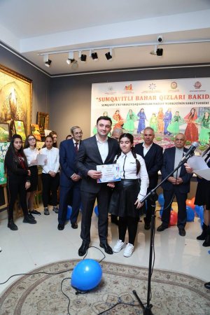 Xətai Sənət Mərkəzində “Sumqayıtlı bahar qızları Bakıda” adlı sərgi-tədbir keçirildi