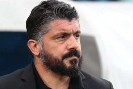 Baş məşqçisi maaşından imtina etdi