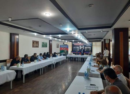 Azərbaycanımızın qəhrəman şəhidi adına layiq görülmüş qəhrəmanlarımızdan biri Mübariz Şahmurova həsr olunmuş "21-lər" adlı tədbir keçirildi