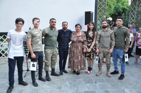 “ZABİTLƏR PARKI”NDA “KİŞİLƏRİN BAYRAMI”