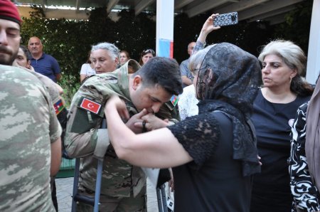 “ZABİTLƏR PARKI”NDA “KİŞİLƏRİN BAYRAMI”