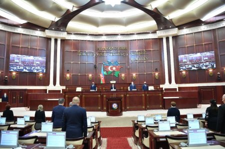 Milli Məclisin 2021-ci ilin payız sessiyasında ilk iclası keçirilib