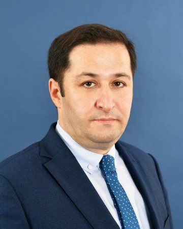 Sahibə Qafarova özünə yeni köməkçi təyin edib