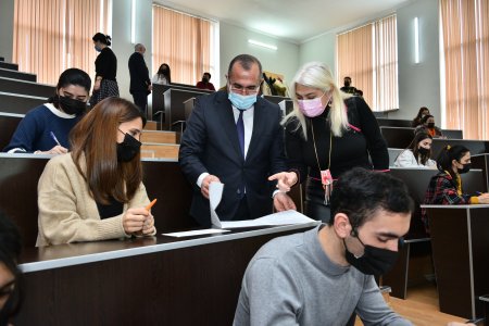 SDU-da imtahanların gedişini izləmək üçün “Açıq qapı” günü təşkil olundu