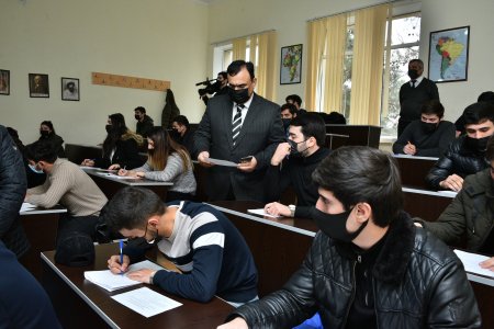 SDU-da imtahanların gedişini izləmək üçün “Açıq qapı” günü təşkil olundu