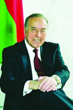 Heydər Əliyevin adı Azərbaycan xalqının milli şüurunda müasir Azərbaycanın yaradıcısı kimi həkk olunub