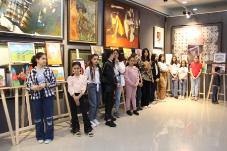 Xətai Sənət Mərkəzində “AZƏRBAYCANIM” V RESPUBLİKA UŞAQ RƏSM FESTİVALI çərçivəsində elan olunmuş müsabiqənin yekun sərgilərinin  ikinci hissəsi açıldı