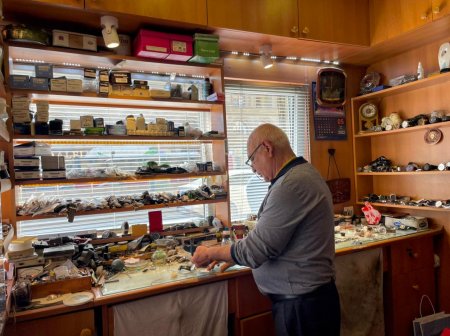 "Milli Məclis sədrinin saatını mən düzəldirəm" - Saatsaz Ağabala Lent.az-a elə şeylər danışdı ki... 