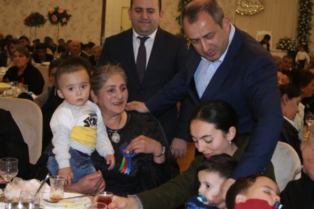 Vitse-spiker Adil Əliyev: “Xalqımızın dövlət başçısının ətrafındakı birliyi sarsılmazdır” Vitse-spiker Adil Əliyev: “Xalqımızın dövlət başçısının ətrafındakı birliyi sarsılmazdır”