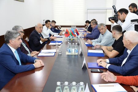  AHİK sədri Səttar Möhbalıyev ölkəmizdə səfərdə olan xarici ölkələrin həmkarlar ittifaqlarının nümayəndələri ilə görüşüb