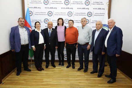  AHİK sədri Səttar Möhbalıyev ölkəmizdə səfərdə olan xarici ölkələrin həmkarlar ittifaqlarının nümayəndələri ilə görüşüb