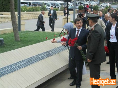 Davudoğlu Bakıya 5 nazir gətirdi (YENİLƏNİB)