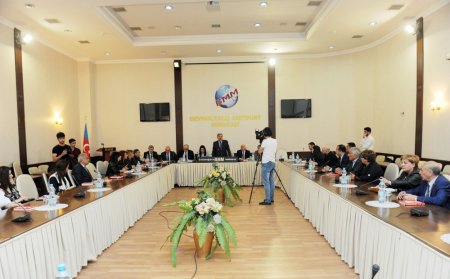 “Tarix yazan xanımlarımız - keçmişdən bugünədək” kitabının təqdimatı olub