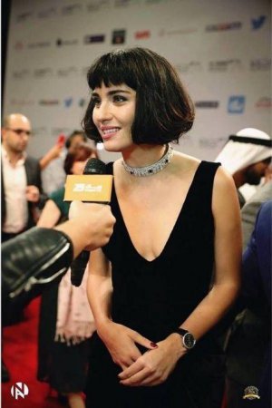 Tuba Büyüküstün dəbdəbəli görünüşü ilə ƏRƏBLƏRİ HEYRAN QOYDU