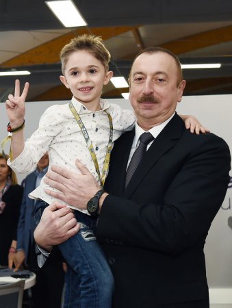 Prezident İlham Əliyev balaca oğlanın arzusunu yerinə yetirdi 