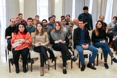 Bakcell jurnalistlər üçün “Mobil telekommunikasiyaya giriş” adlı seminar keçirib (FOTO)