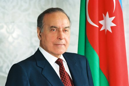 Heydər Əliyev yenilməzdir
