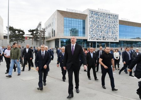 Prezident İlham Əliyev Sabunçu dəmir yolu vağzalı kompleksinin açılışında iştirak edib