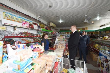 Prezident İlham Əliyev Sabunçu dəmir yolu vağzalı kompleksinin açılışında iştirak edib
