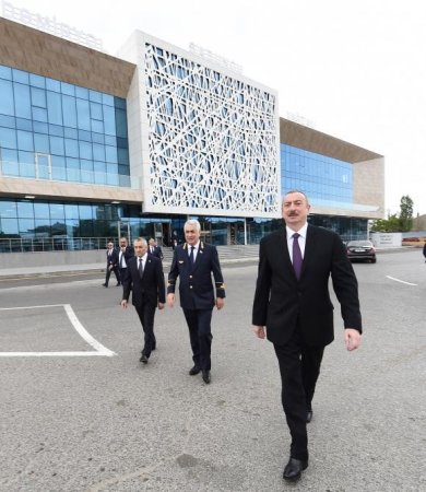 Prezident İlham Əliyev Sabunçu dəmir yolu vağzalı kompleksinin açılışında iştirak edib