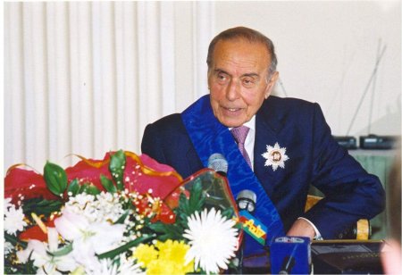 Xalqımız ümummilli liderimiz Heydər Əliyevin vətən yolunda fədakarlığını və siyasi hünərini sonsuz minnətdarlıq hissi ilə xatırlayır